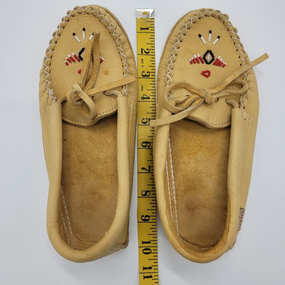Laurentian Chief Moccasins Tan Moosehide Beaded Canada Style 7463 Womens Size 7 - Picture 16 of 16